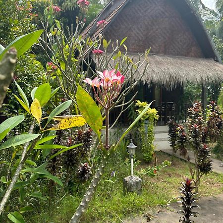 Kubu Artha Bungalow Nusa Penida Ped Exterior photo