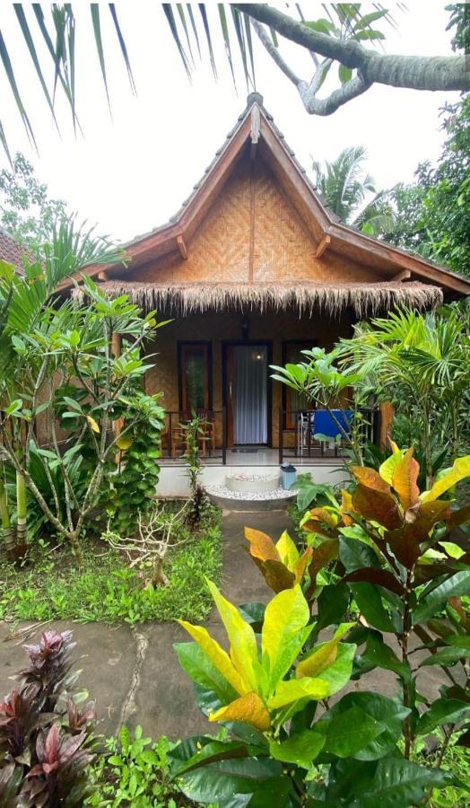 Kubu Artha Bungalow Nusa Penida Ped Exterior photo