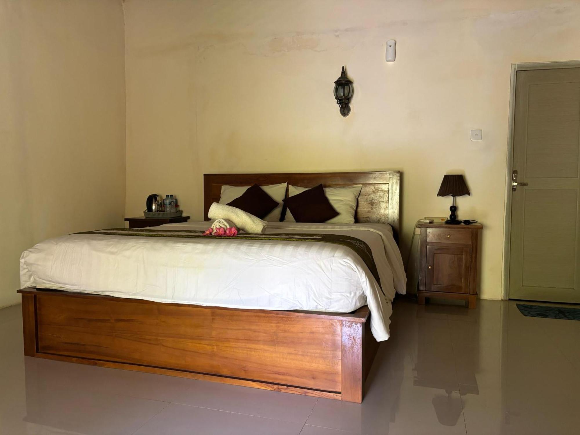 Kubu Artha Bungalow Nusa Penida Ped Exterior photo