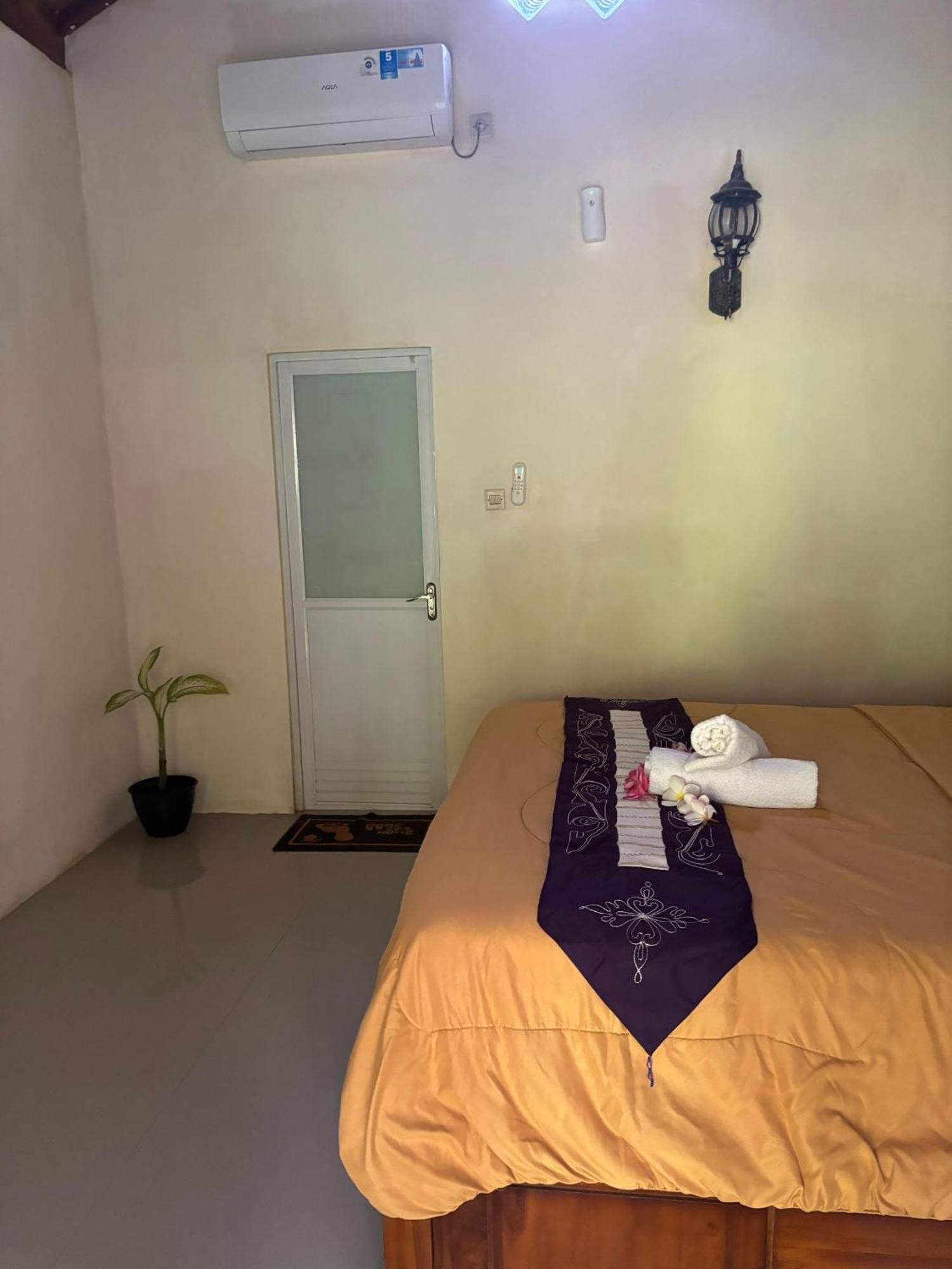Kubu Artha Bungalow Nusa Penida Ped Exterior photo