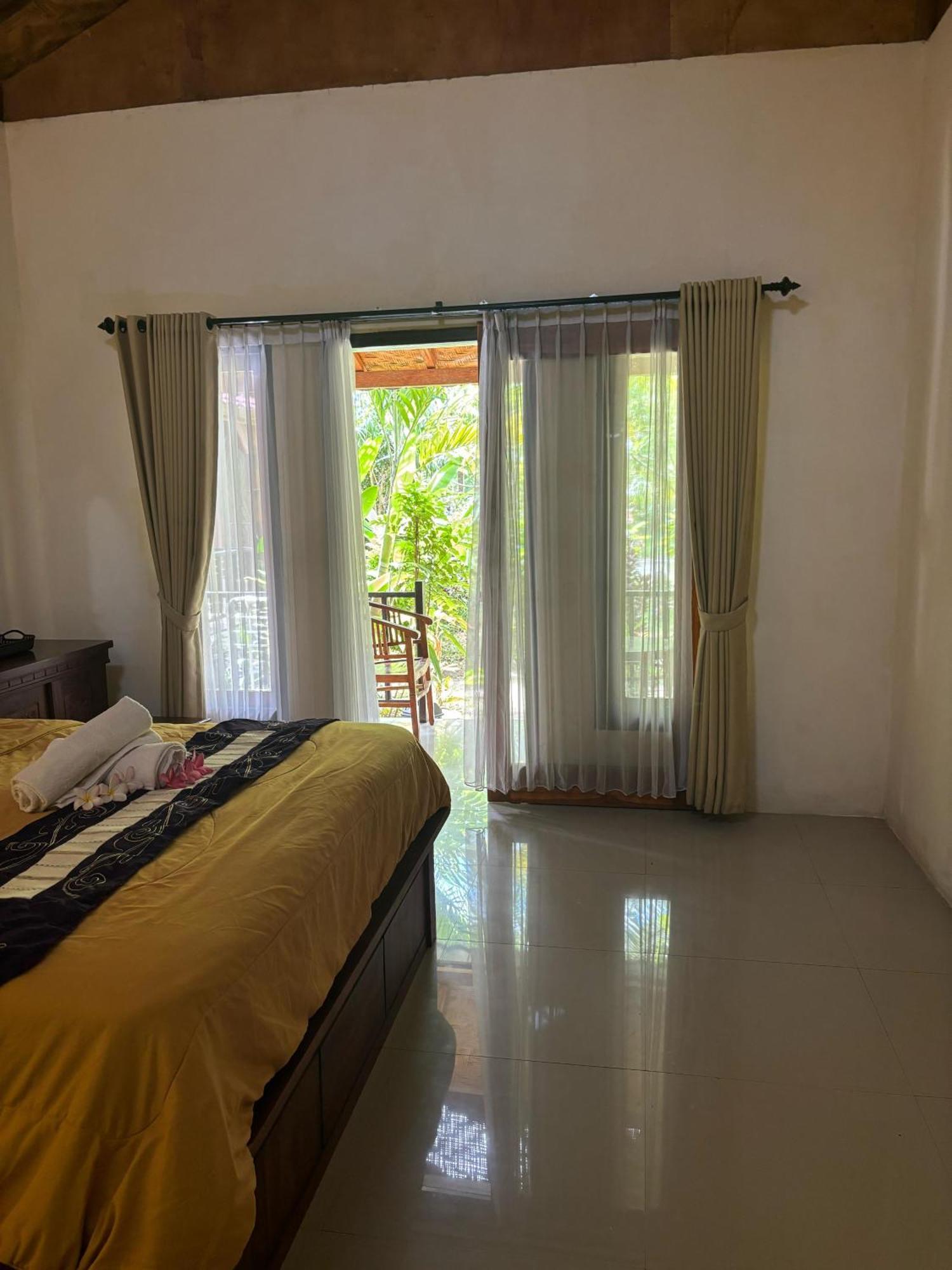 Kubu Artha Bungalow Nusa Penida Ped Exterior photo