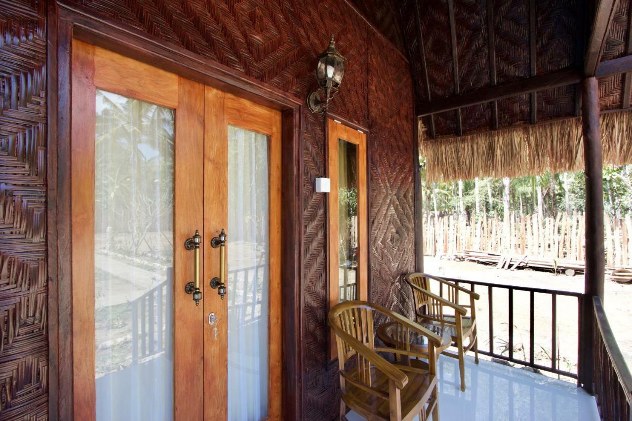 Kubu Artha Bungalow Nusa Penida Ped Exterior photo