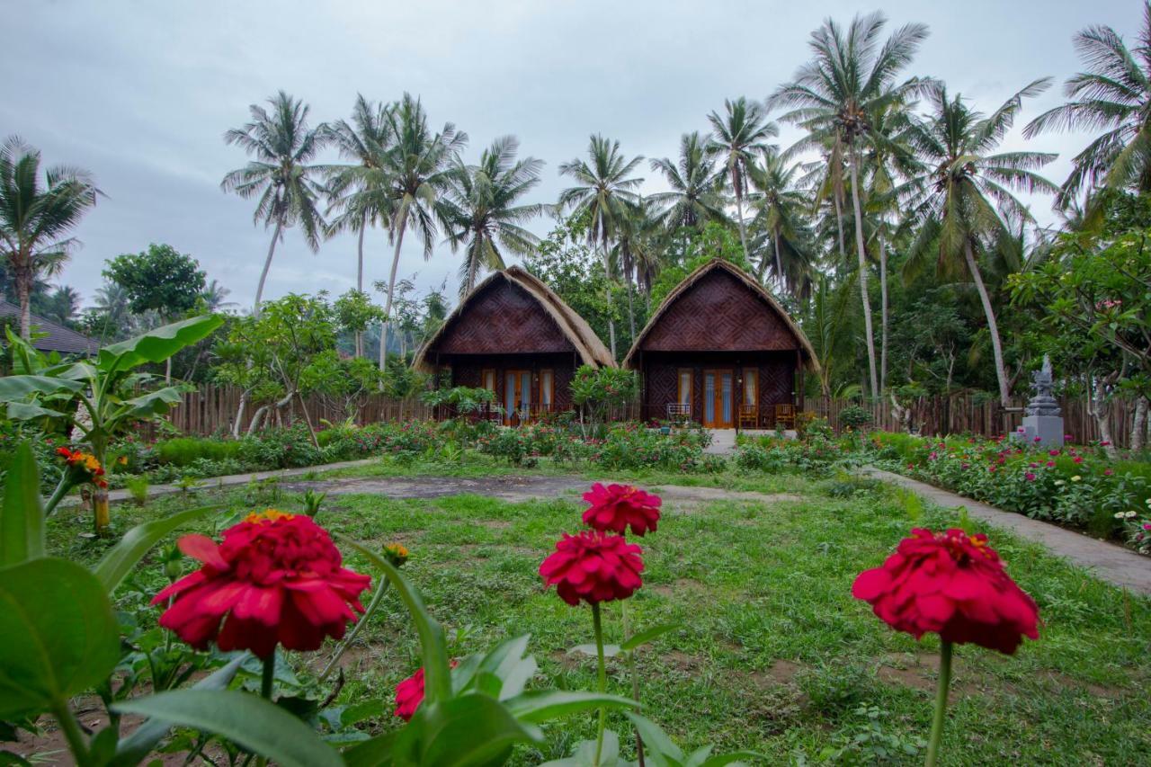 Kubu Artha Bungalow Nusa Penida Ped Exterior photo
